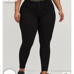 TORRID First to Fit Black Skinny Jeans 14R